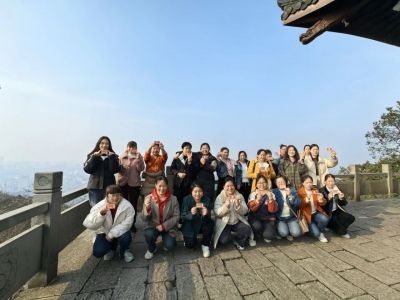 三八婦女節(jié)主題活動(dòng)——“快樂(lè)工作、幸福生活”之暢玩龍山
